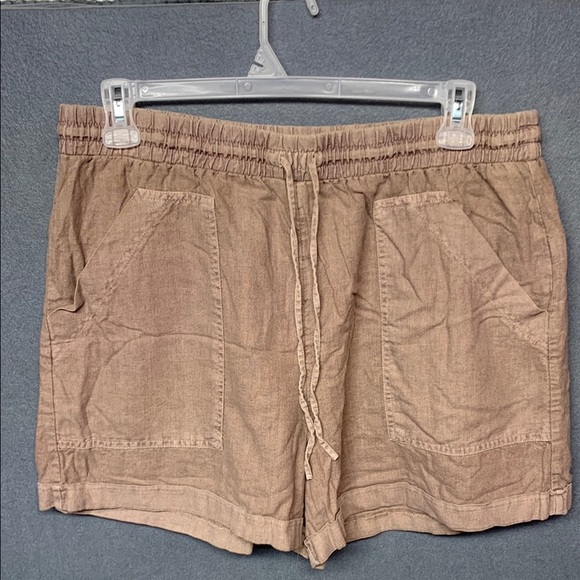 Universal Threads Women's Tan Shorts - Picture 1 of 7